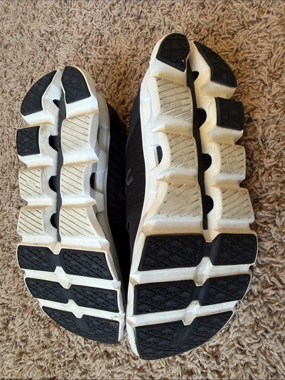 On Running breathable knit